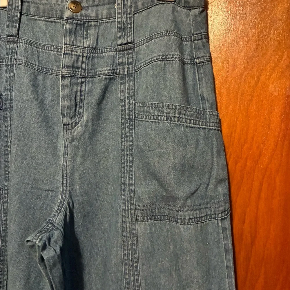 American Eagle High-Waisted Wide Leg Denim Pants - Picture 2 of 4